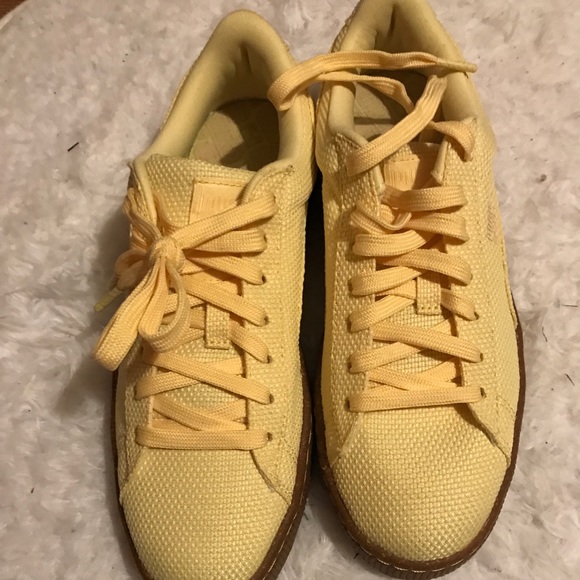 Puma Shoes - Pumas (BRAND NEW) size 7 1/2 color is yellow